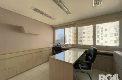 Escritório à venda no bairro partenon com área de 45 m² disponível para negociação.