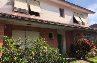 Casa residencial à venda no bairro menino deus com 257 m² e 4 dormitórios.