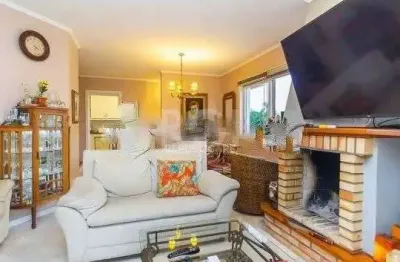 Casa de condomínio à venda no menino deus com 230 m² e 4 dormitórios/quartos.