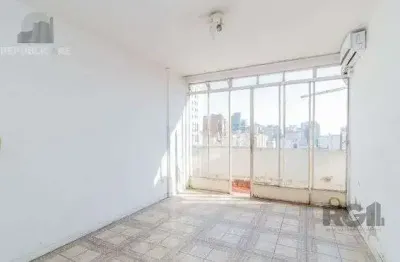 Apartamento à venda no centro histórico com 3 dormitórios/quartos e 94 m² de área útil