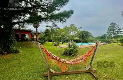 Casa de condomínio à venda no bairro Vila Imperial com 172 m² e 2 dormitórios/quartos.