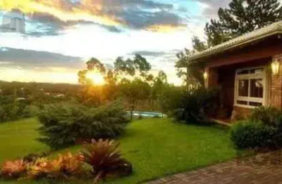 Casa de condomínio à venda no bairro Vila Imperial com 172 m² e 2 dormitórios/quartos.