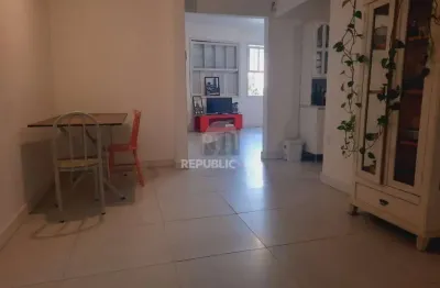 Apartamento à venda no bairro floresta com 107 m² e 2 dormitórios/quartos disponíveis.