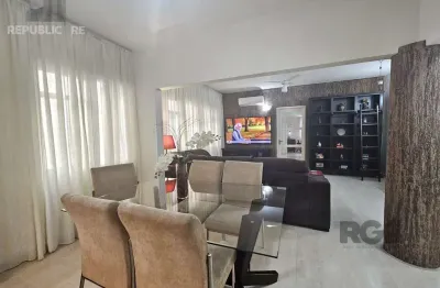 Apartamento à venda no bairro farroupilha com 117 m² e 3 dormitórios/quartos.