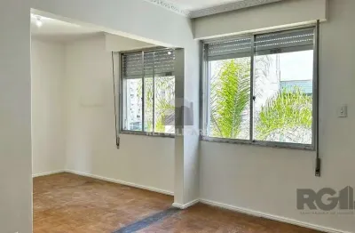 Apartamento à venda no menino deus com 76m² e 4 dormitórios/quartos disponíveis.