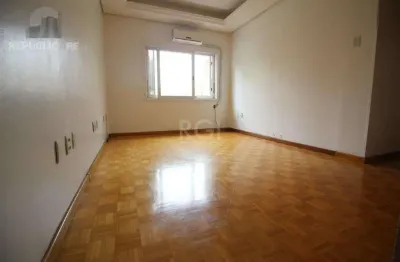 Apartamento à venda no bairro menino deus com 70 m² e 2 dormitórios/quartos disponíveis.