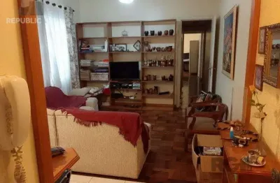 Apartamento à venda no centro histórico com 74 m² e 2 dormitórios/quartos disponível.