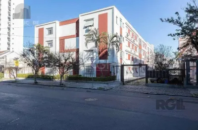 Apartamento à venda no menino deus com 3 dormitórios e área de 63m² disponível.