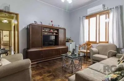 Apartamento à venda em cidade baixa com 3 dormitórios e 115 m² de área útil.