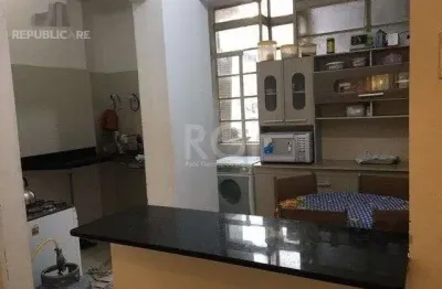 Apartamento à venda no centro histórico com 94 m² e 3 dormitórios/quartos.