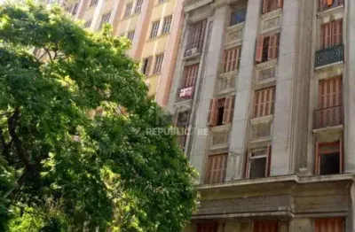 Apartamento à venda no centro histórico com 72m² e 3 dormitórios/quartos disponíveis.