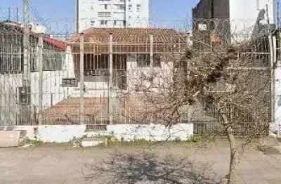 Casa residencial à venda no bairro partenon com 3 dormitórios e 78m² de área útil.