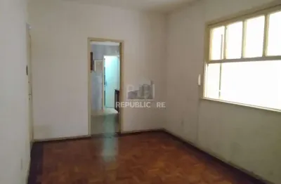Apartamento à venda no centro histórico com 88 m² e 3 dormitórios/quartos disponíveis