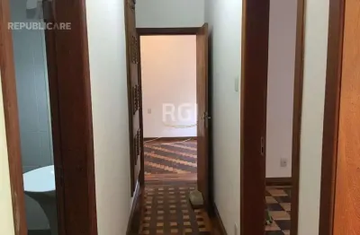 Apartamento à venda com 79 m², 3 dormitórios/quartos no bairro azenha.