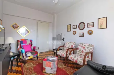 Apartamento à venda no centro histórico com 99 m² e 3 dormitórios/quartos disponíveis.