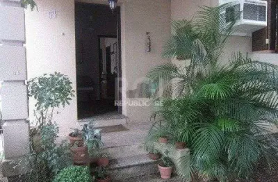 Casa residencial à venda no bairro floresta com 137 m² e 1 dormitório/quarto.