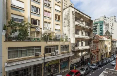 Apartamento à venda no centro histórico com 3 dormitórios e 101 m² de área útil