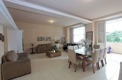 Apartamento à venda no centro histórico com 200 m² e 3 dormitórios/quartos.
