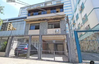Casa residencial à venda no bairro menino deus com 300 m² e 6 dormitórios/quartos.