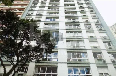 Apartamento à venda no centro histórico com 147 m² e 3 dormitórios/quartos disponíveis.