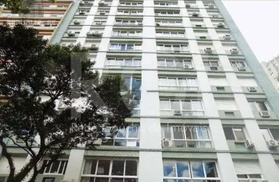 Apartamento à venda no centro histórico com 147 m² e 3 dormitórios/quartos disponíveis.