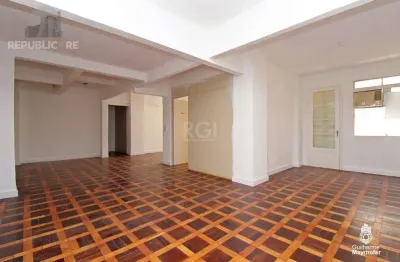 Apartamento à venda no centro histórico com 81 m² e 3 dormitórios/quartos disponíveis