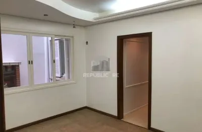 Apartamento à venda no bairro petrópolis com 77 m² e 3 dormitórios/quartos disponíveis.