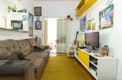 Apartamento à venda com 33m² e 2 dormitórios na cidade baixa. oportunidade!