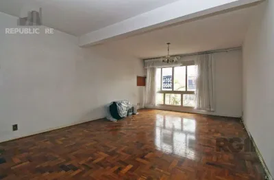 Apartamento à venda na cidade baixa com 108 m² e 3 dormitórios/quartos disponíveis.