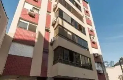 Apartamento à venda no centro histórico com 49 m² e 1 dormitório/quarto disponível.