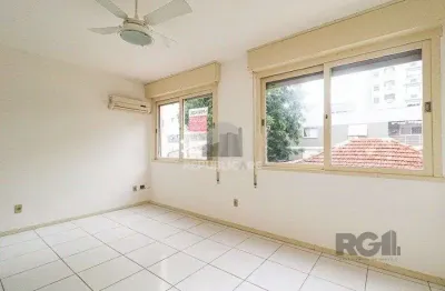 Apartamento à venda em petrópolis com 46 m² e 1 dormitório/quarto disponível.