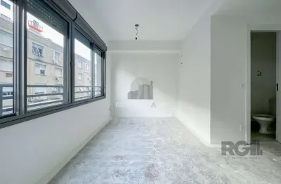 Apartamento à venda no centro histórico com 27m² e 1 dormitório/quarto disponível.