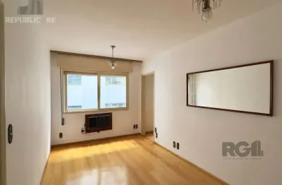 Apartamento à venda no centro histórico com 38 m² e 1 dormitório/quarto disponível
