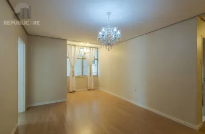 Apartamento à venda no centro histórico com 80m² e 3 dormitórios/quartos disponíveis.