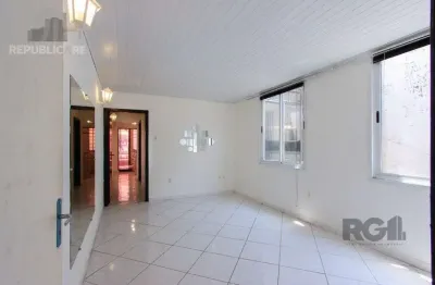 Apartamento à venda no centro histórico com 57 m² e 2 dormitórios/quartos disponíveis