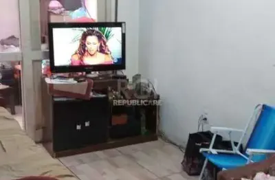 Apartamento à venda no centro histórico com 43 m² e 1 dormitório/quarto disponível.