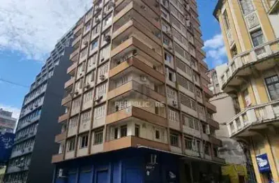 Apartamento à venda no centro histórico com 49 m² e 1 dormitório/quartos disponíveis.
