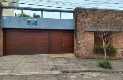 Casa residencial à venda no centro com 467m² e 3 dormitórios/quartos disponíveis.