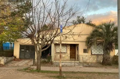 Casa residencial à venda no bairro parque são josé com 250 m² e 3 dormitórios/quartos.