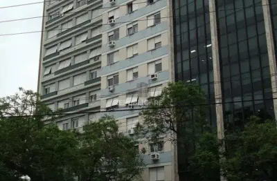 Apartamento à venda no centro histórico com 104 m² e 3 dormitórios/quartos disponíveis.