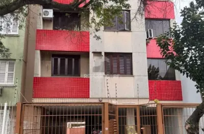 Apartamento à venda no centro histórico com 43 m² e 1 dormitório/quarto disponível.