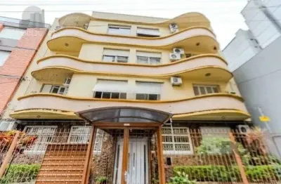 Apartamento à venda no centro histórico com 58m² e 2 dormitórios/quartos disponíveis.