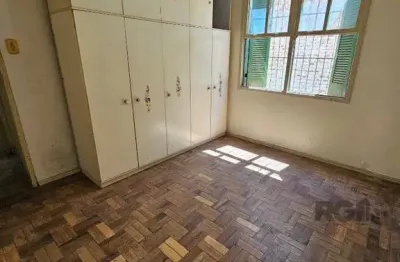 Apartamento à venda no bairro azenha com 46 m² e 1 dormitório/quarto disponível.