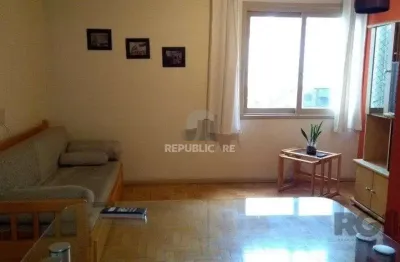 Apartamento à venda no centro histórico com 48 m² e 1 dormitório/quartos disponíveis.