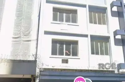 Edifício comercial à venda no centro histórico com ampla área útil disponível