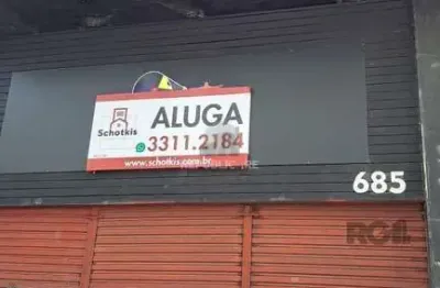 Edifício comercial à venda no centro histórico com área de 844m² disponível