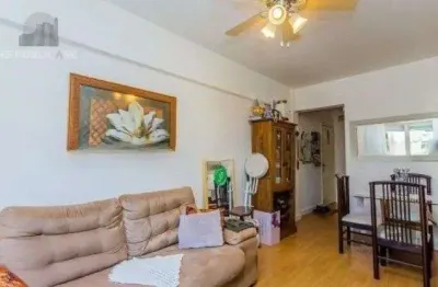 Apartamento à venda no centro histórico com 49m² e 1 dormitório/quartos.