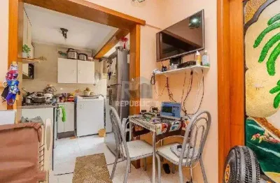 Apartamento à venda no centro histórico com 32 m² e 1 dormitório/quartos.