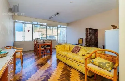 Apartamento à venda no centro histórico com 35 m² e 1 dormitório/quarto disponível.