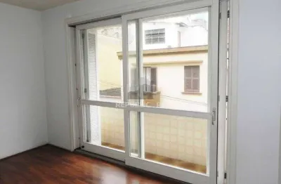 Apartamento à venda no centro histórico com 107 m² e 2 dormitórios/quartos disponíveis.